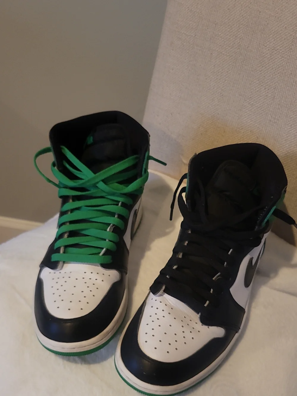 Nike High-Top Jordan Lucky 1 Sneakers in Black, White & Green